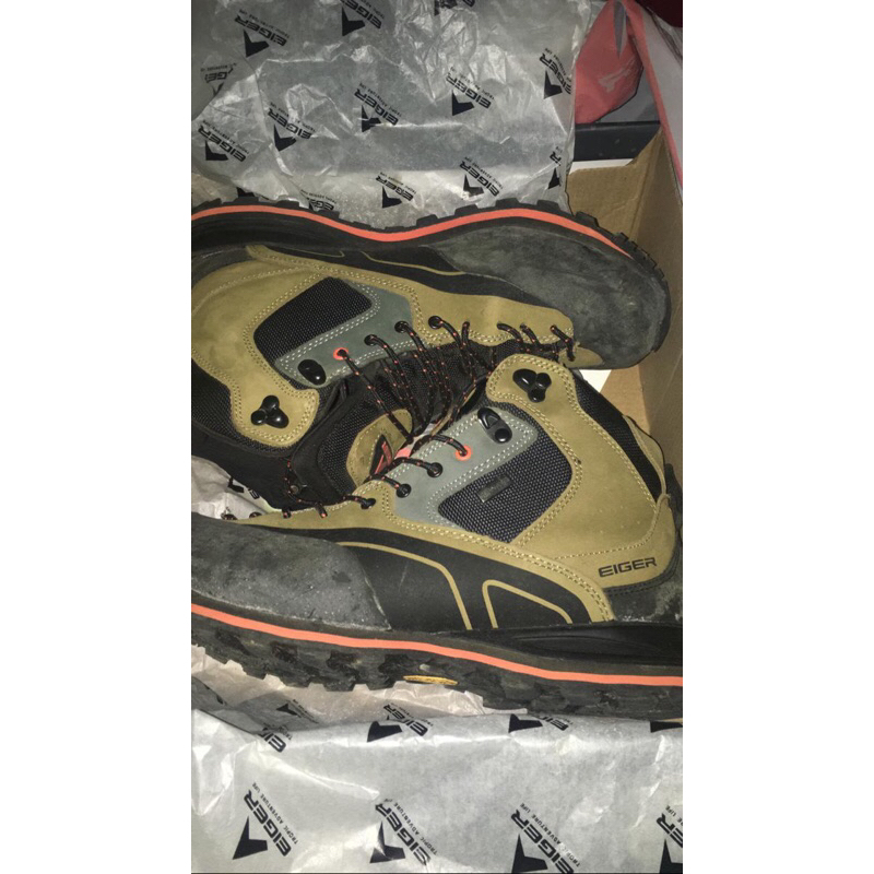 Sepatu eiger tarantula