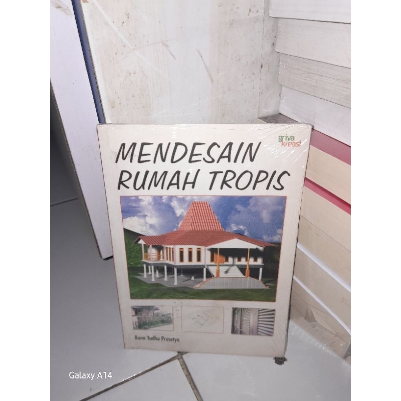 BUKU MENDESAIN RUMAH TROPIS