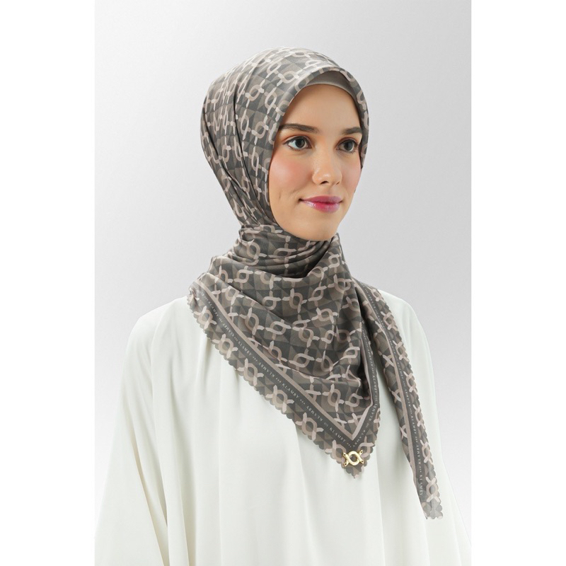 wearing klamby medium monogram scarf MAPLE jilbab hijab wk preloved