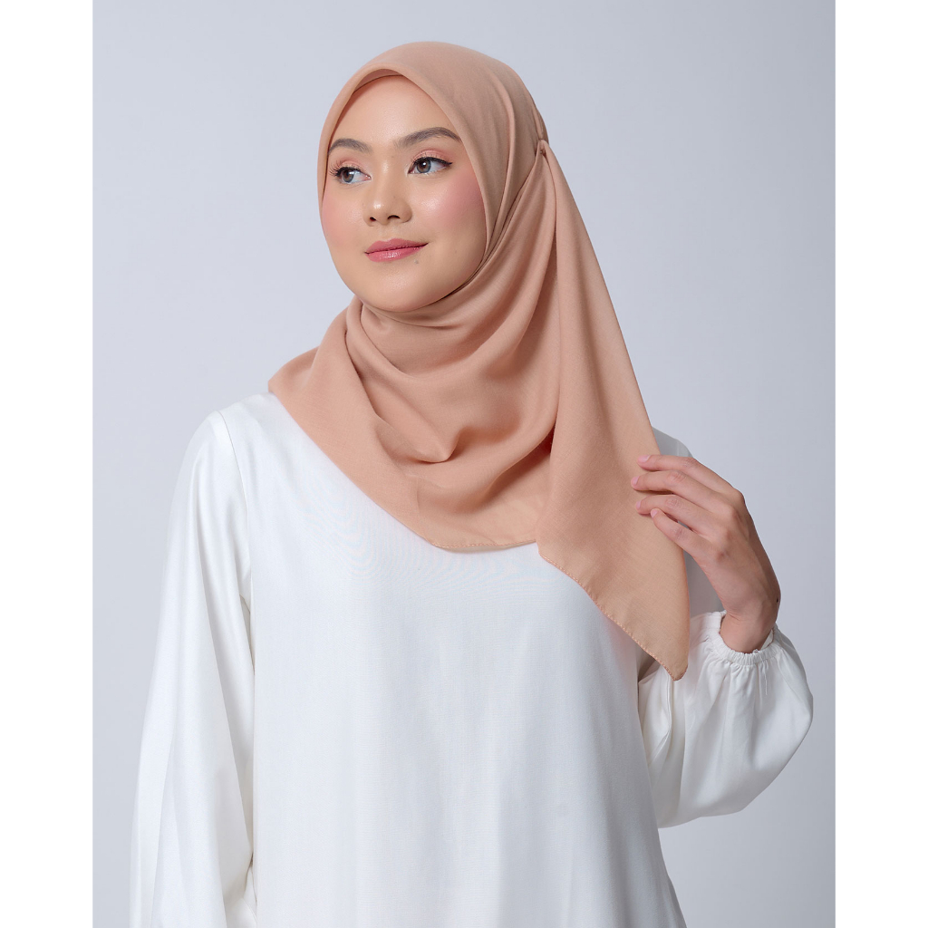 Clearance Sale - ZM Zaskia Mecca - Shiza Voal Shade Of Brown Earth Kerudung Segi Empat ( Wangi )