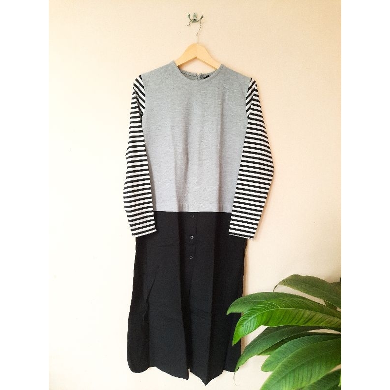 [PRELOVED] Baju Atasan Tunik Grey Monokrom Monel
