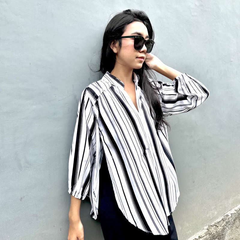 kemeja blouse jumbo Fuxii-Mira hitam ld 100