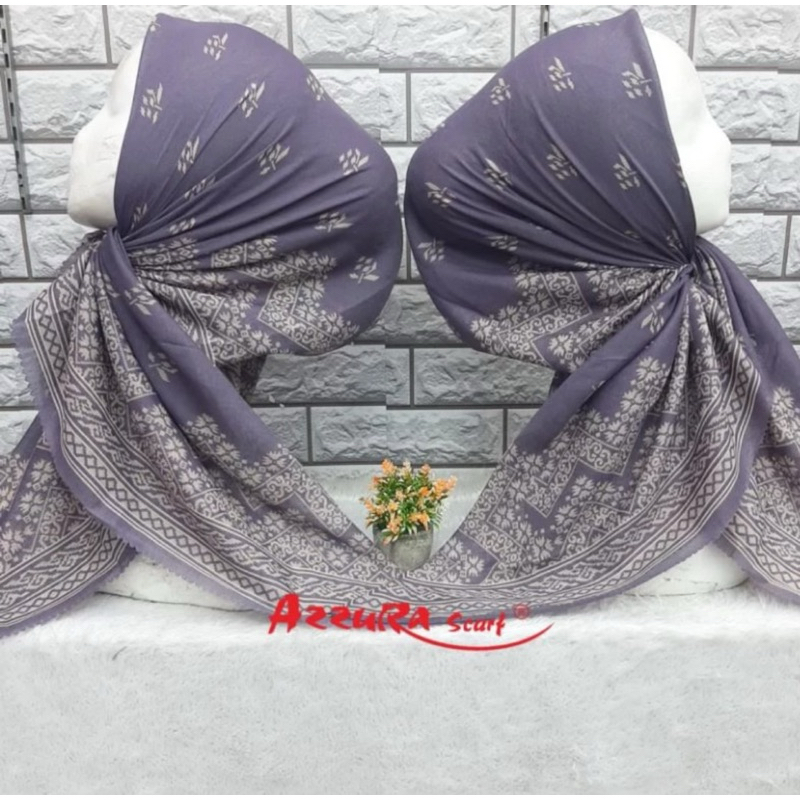 Hijab segiempat voal premium motif gia ungu