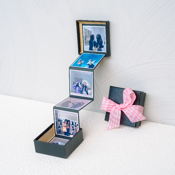 

iPolaroid - Custom Memory Box|Custom Pop Up Gift Box|Kado Wisuda,Ulang Tahun atau Wedding