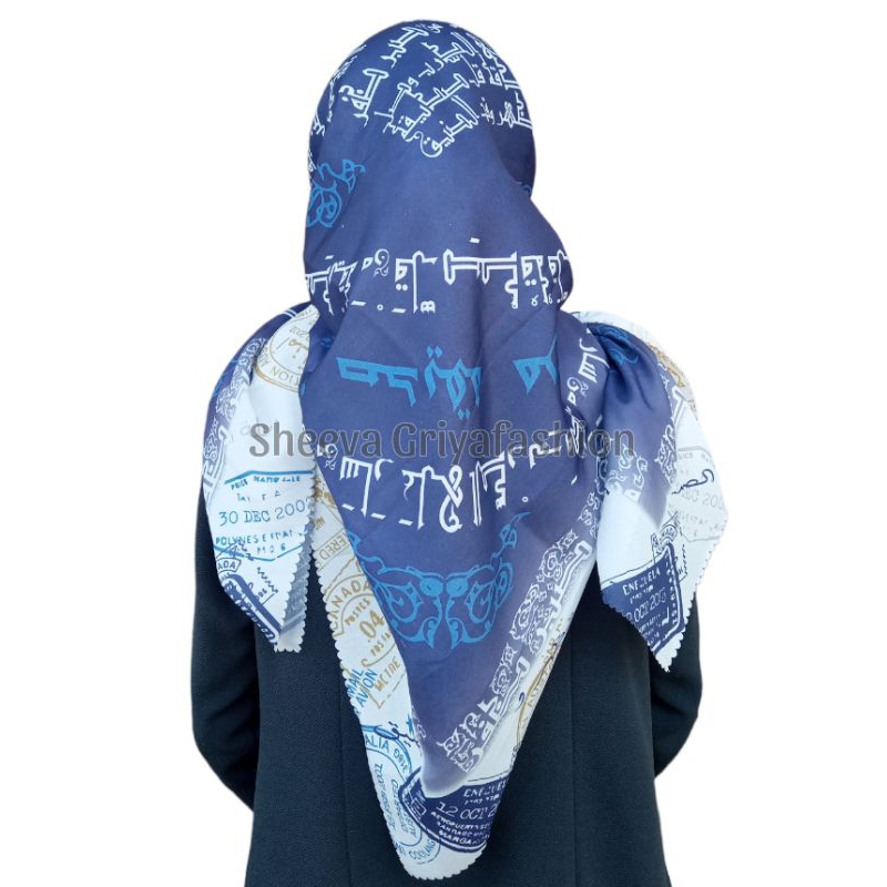 Kerudung Segiempat Motif Tulisan Arab Warna Biru Man Qola Ala Santri Jilbab Pesantren Kekinian Hijab