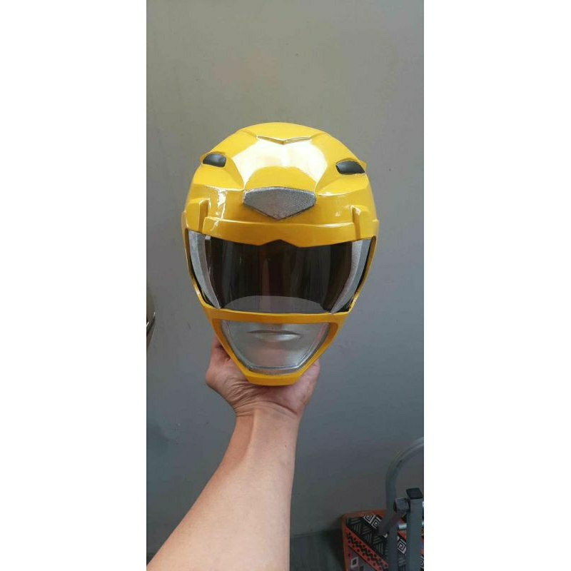 Helm power ranger kuning cosplay