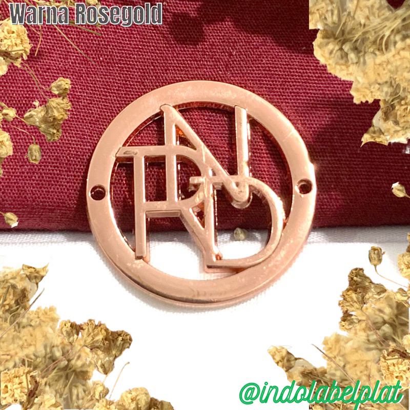 Label Plat Hijab Alloy Custom Ukir LOGO DIDALAM BINGKAI LINGKARAN (Huruf/ Alphabet/ Logo Label Fashi