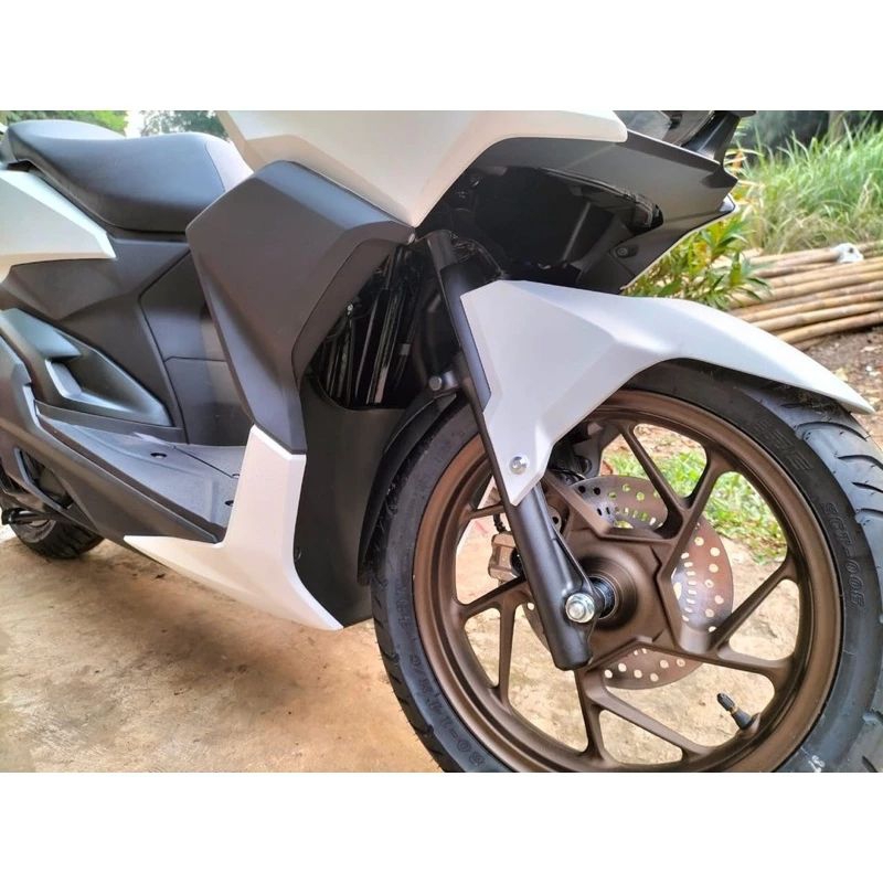 SAMBUNGAN SPAKBOR DEPAN VARIO 160