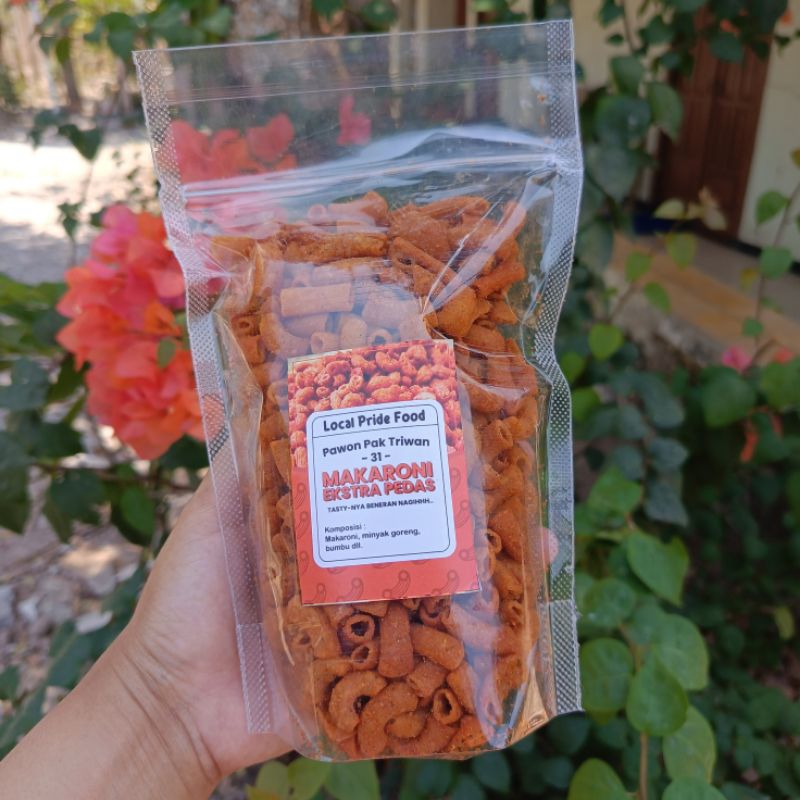 

Makaroni Mak Triwan 250 gram - Makaroni Bantet - Makaroni Bantat - Makaroni Kriuk - Makaroni Pedas