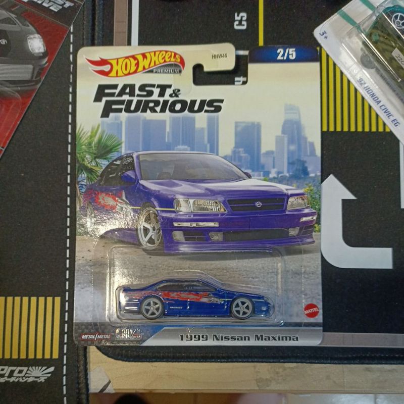 hotwheels Nissan Maxima + protektor