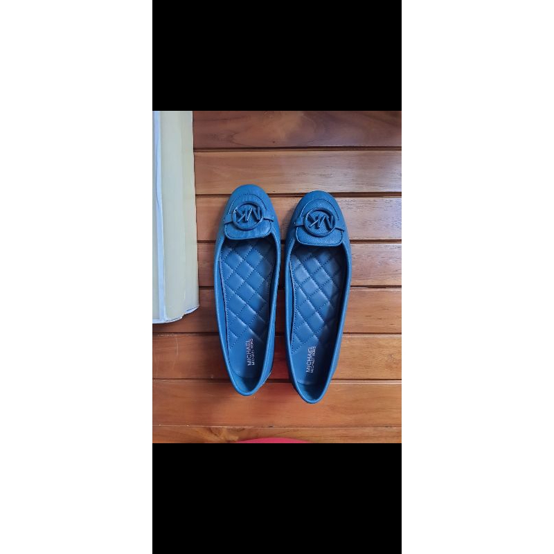 like new mk lilie moc