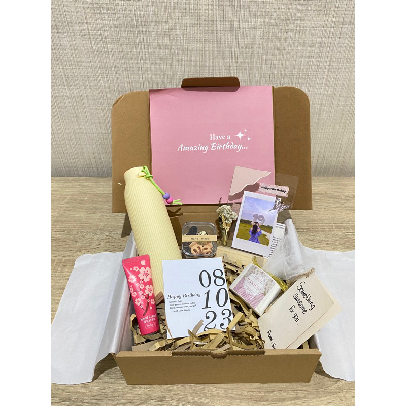 

Gift Box | Hampers Box | Hadiah Wisuda Birthday Ulang Tahun