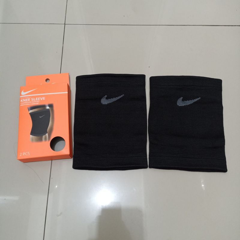 KNEE SLEEVE SUPPORT NIKE LUTUT PENDEK PELINDUNG LUTUT NIKE DEKER LUTUT NIKE SET ISI 2