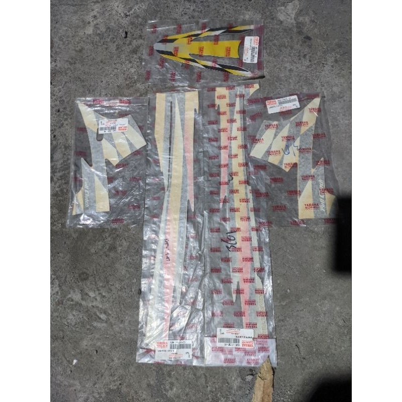 Striping f1zr fizr millenium kuning silver original