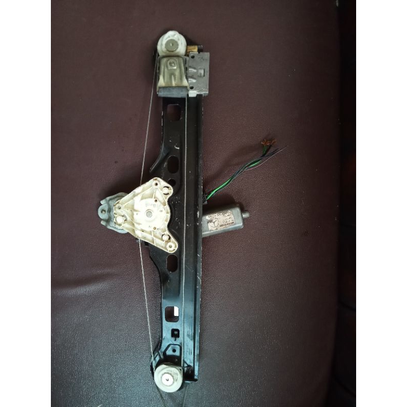 Satu set dinamo power window Mercedes W211 S211 kanan belakang 2003-2007
