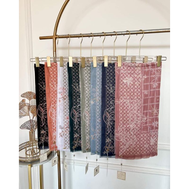 UMAMA SCARVES MOTIF