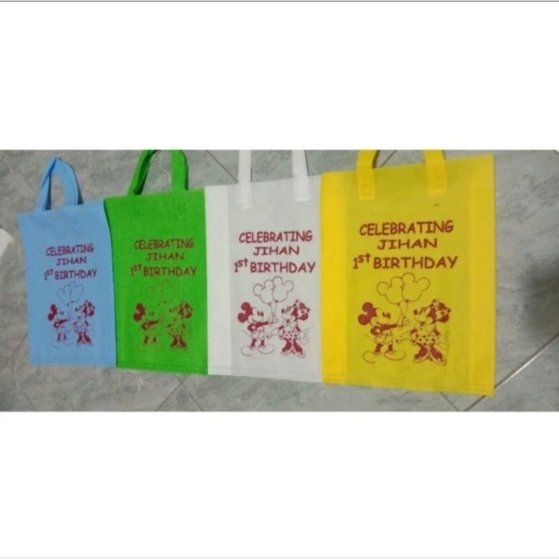 

Tas Promosi / Tas Ulang Tahun / Tas Hajatan / Goodie Bag / Spundbond Custom Design