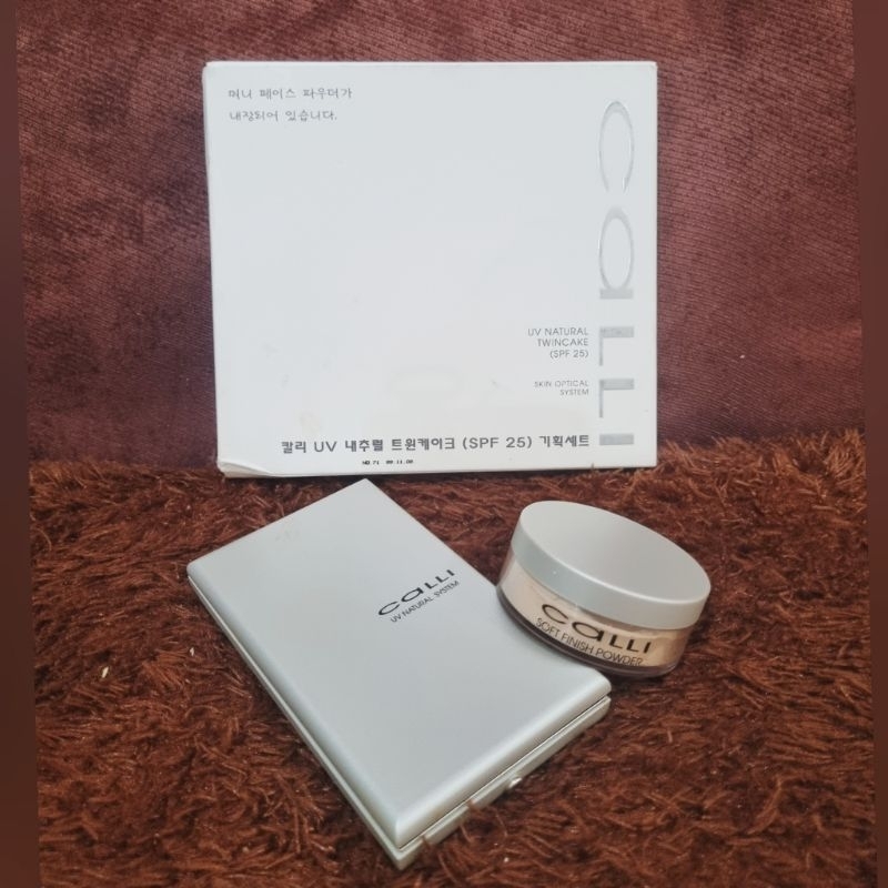 Bedak Jutanhak CALLI Set (UV Natural Twincake SPF25 + Powder/Bedak Tabur)
