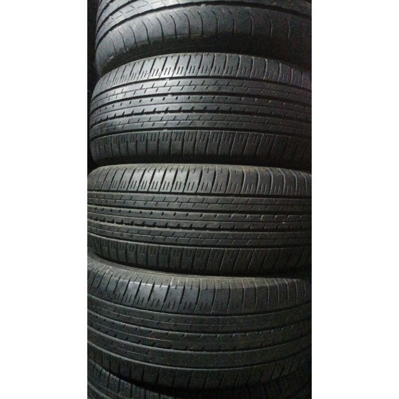 Ban mobil bekas CRV ukuran 235 60 R18 kondisi tebal