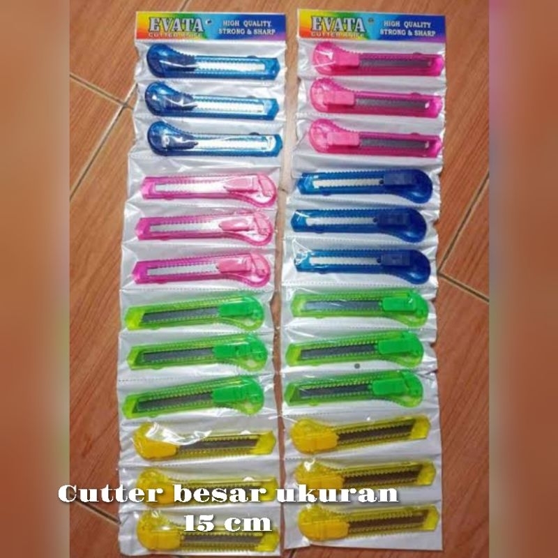 

cutter besar ukuran 15cm