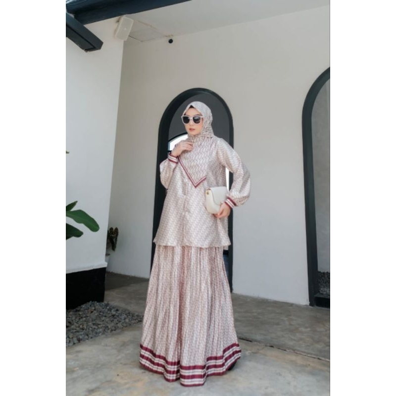 baju rok jilbab jadi satu set by qaireena