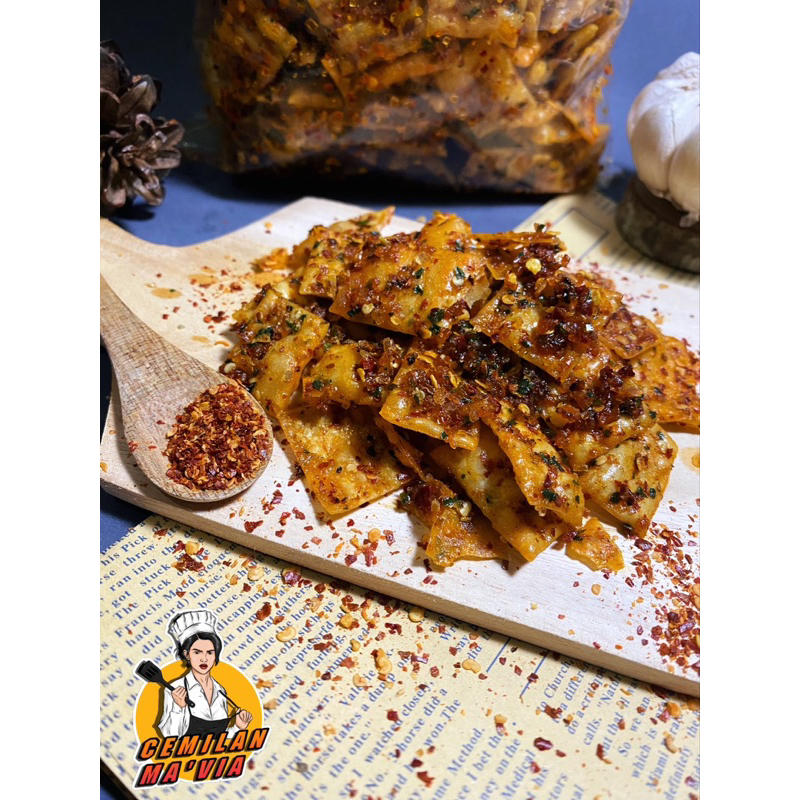 

MA’VIA cemilan pangsit pedas original 250gr