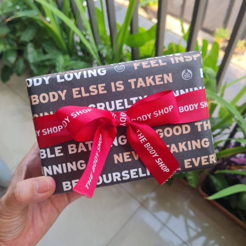 

Kertas Kado & Kartu Ucapan