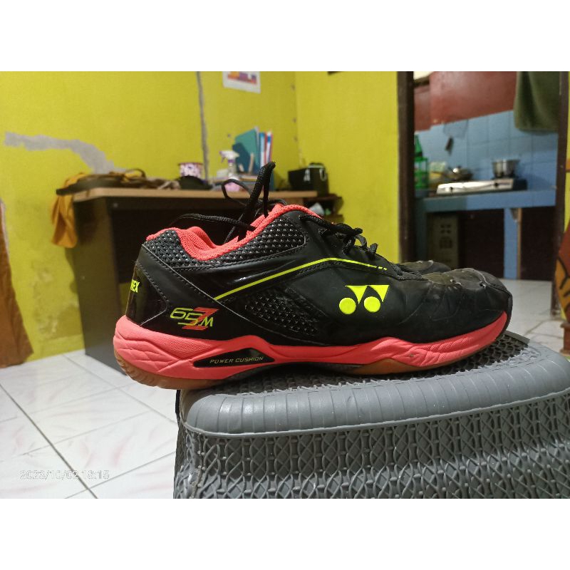 sepatu yonex shb 65 ZM second