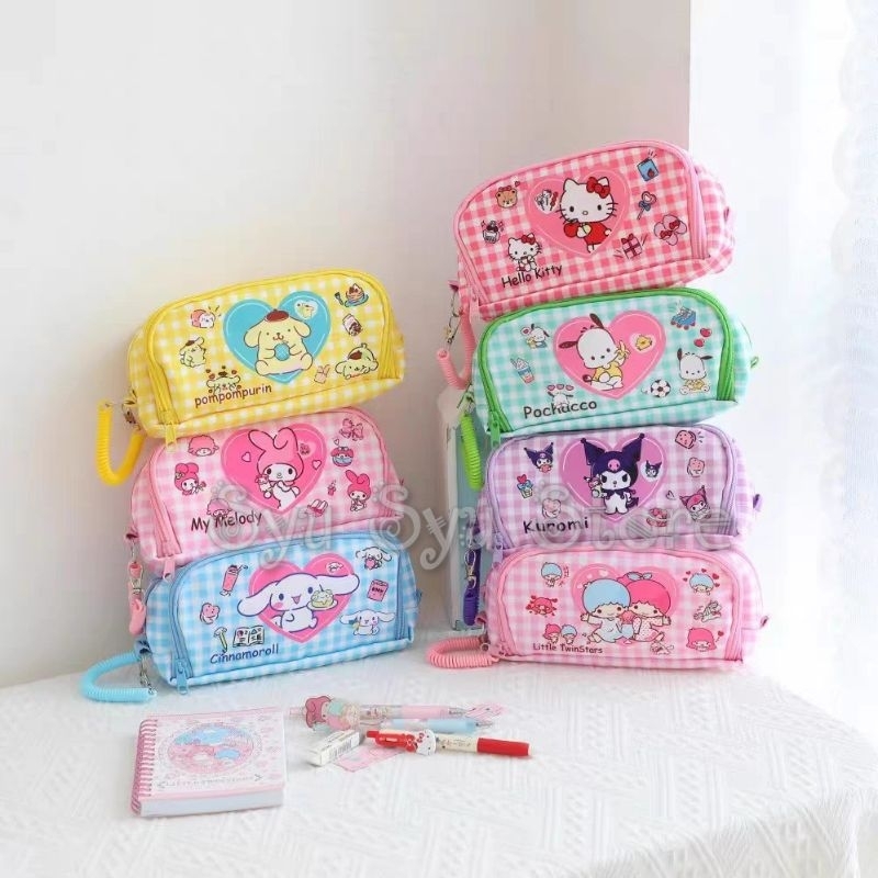 

Pouch Tempat Pensil Kosmetik Serbaguna 2 Sekat Gantungan Karet My Melody Kuromi Cinnamoroll Pochacco Hello Kitty Pompompurin