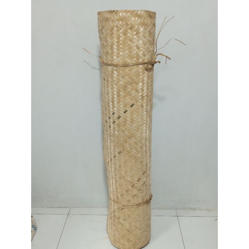anyaman tikar kepang bambu media penjemur gabah kerupuk hasil bumi untuk gedek pagar dinding dekoras