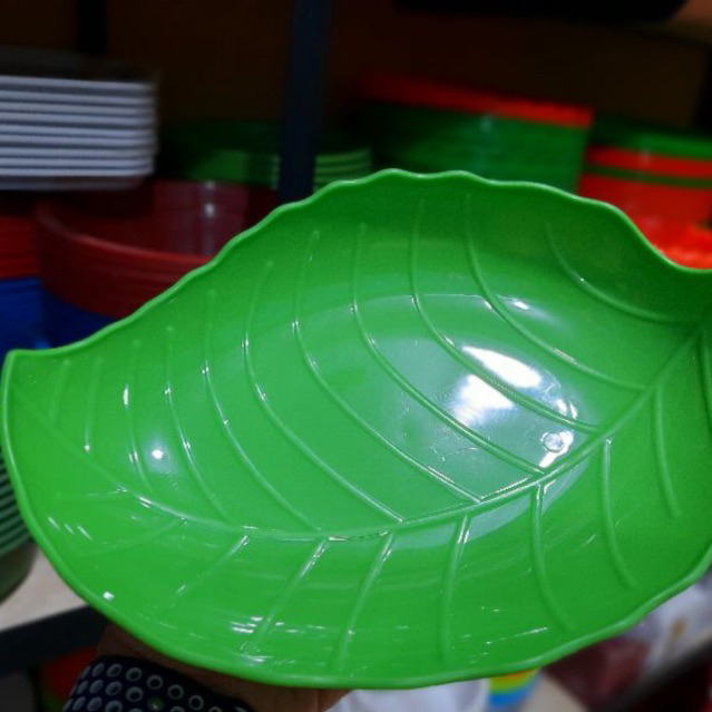 3 Buah Piring Daun No. 1