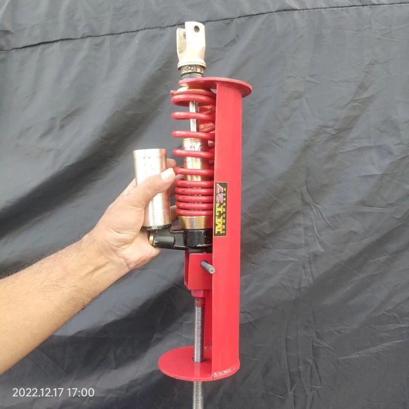 Treker Shock belakang Alat buka pasang per/kuncian shock belakang motor