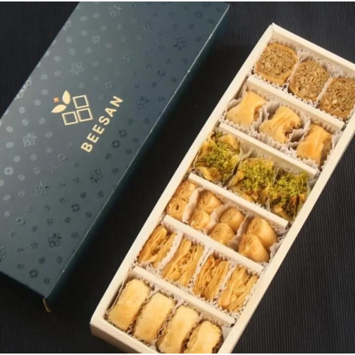 

Beesan Baklava Premium Small Package 200 gram Manisan Turki Hampers