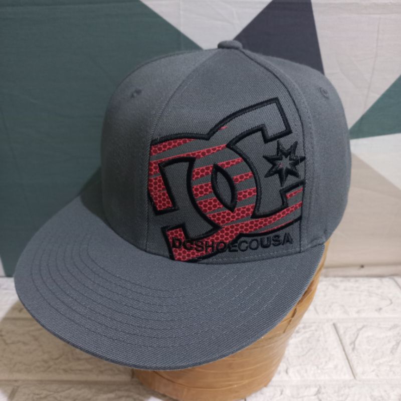 Topi Snapback DC Second