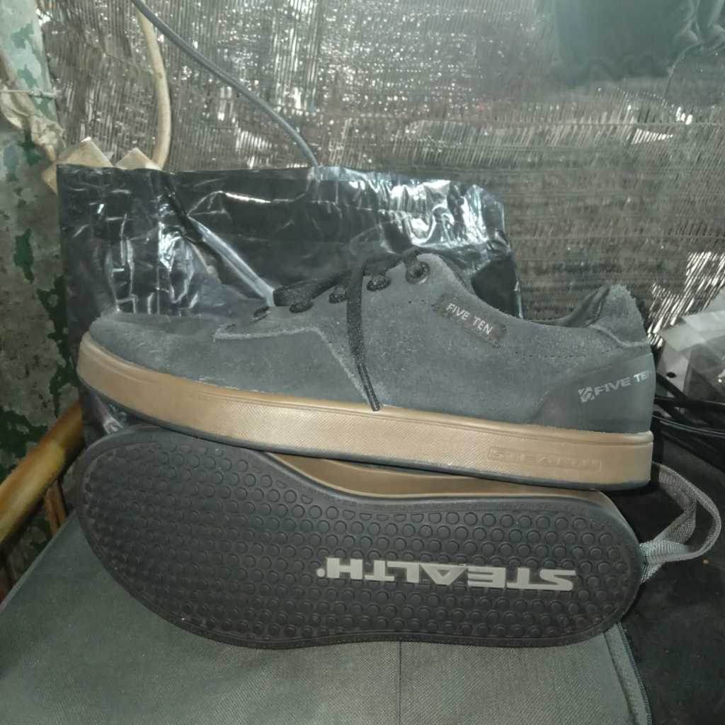 sepatu second ADIDAS FIVE TEN STEALTH