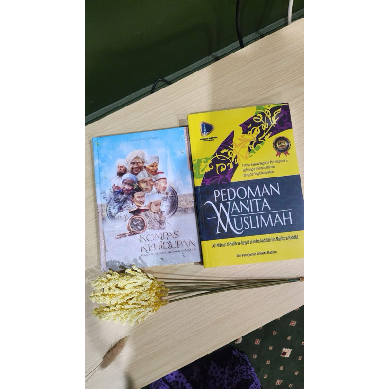 paket hemat buku kompas kehidupan dan pedoman wanita muslimah