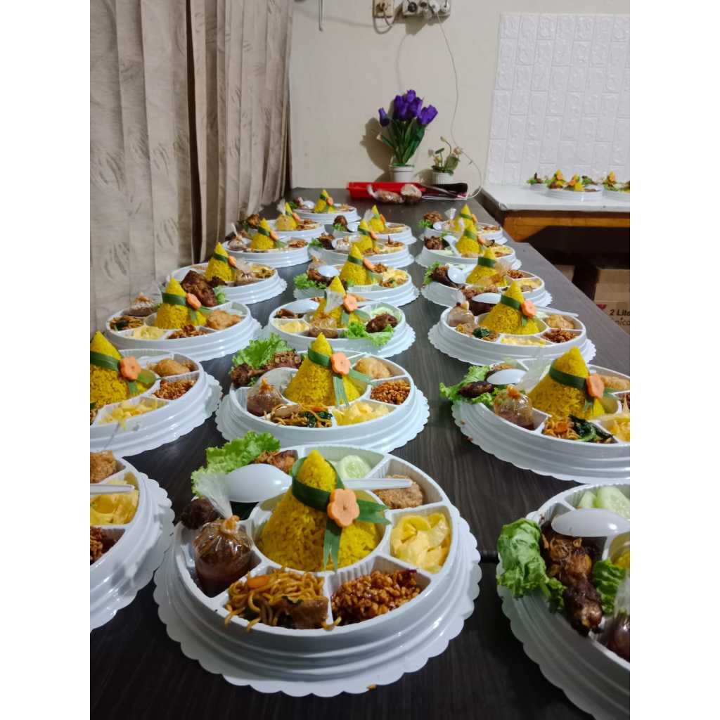 

Tumpeng mini mika sekat 20 cm TUMINI STANDAR nasi kuning tumpeng banyak varian warna enak dan halal area bandung jawabarat