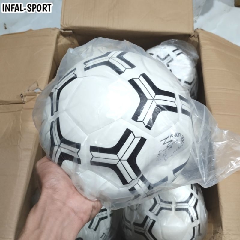 HARGA DISKON [ BOLA SEPAK KAKI MOLTEN ] SIZE 5 BAHAN PVC