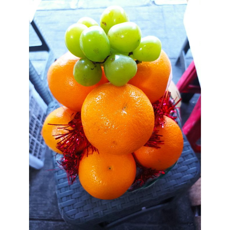 

parcel buah jeruk sankis plus anggur ijo