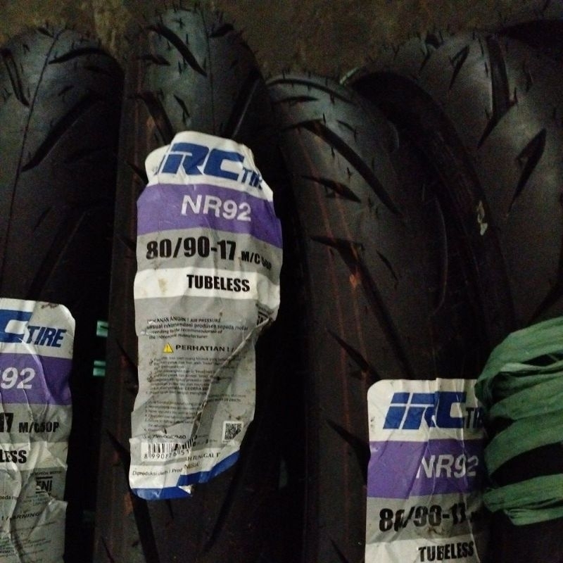 Ban Luar 80/90-17 Tubeless merk IRC