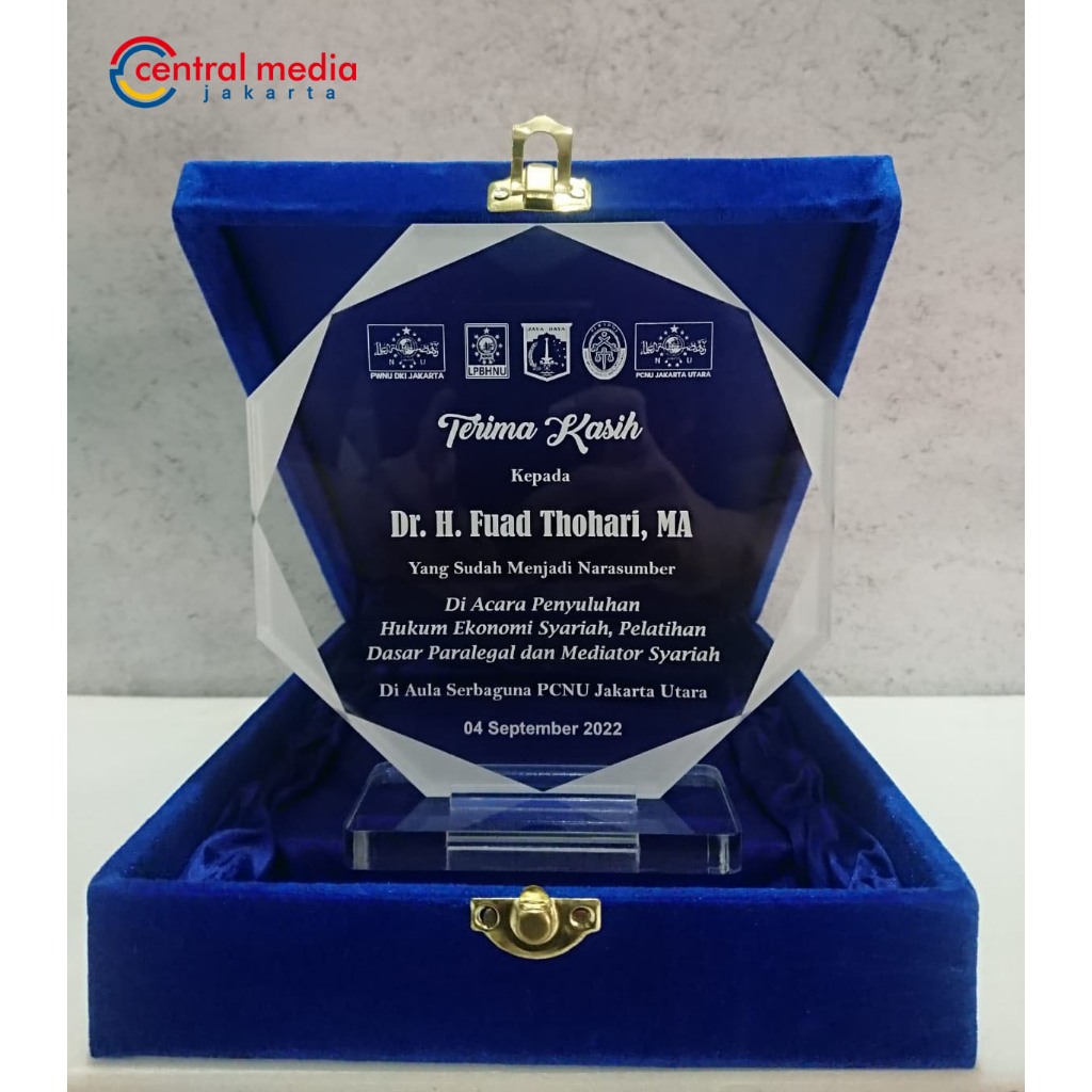 Plakat Akrilik 10 mm Custom Grafir + Box Bludru Piala Penghargaan Lomba Trophy Acrylic