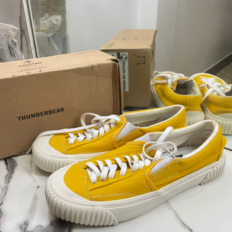 Sepatu Thunderbear Easton 90s Yellow