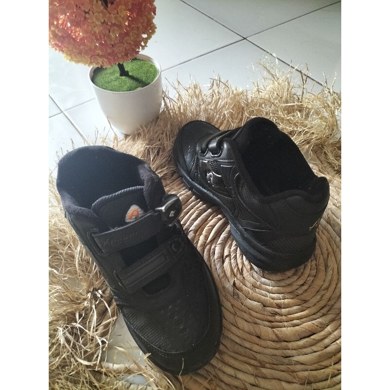 Sepatu Sekolah Anak Pro Att