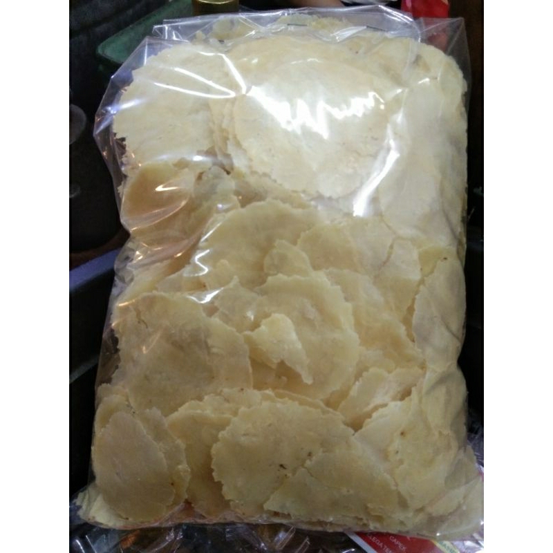 

Emping melinjo super uraian tipis,enak, renyah 250 gram Rp30.000/ 500gram Rp60.000/1000gr Rp 110.000