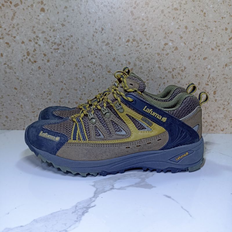 Sepatu Lafuma size 42 27cm low Goretex Vibram hiking Rzl