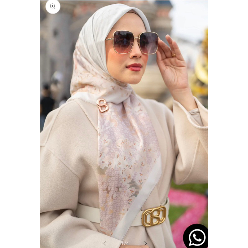 Buttonscarves Disney Series Jubilation Square - Daisy