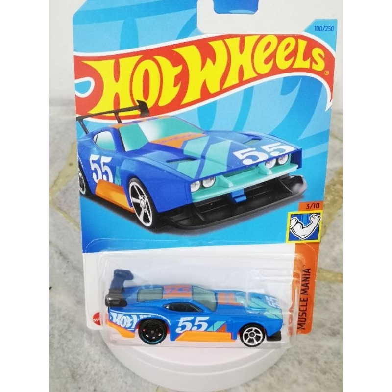 Hot Wheels Count Muscula Biru