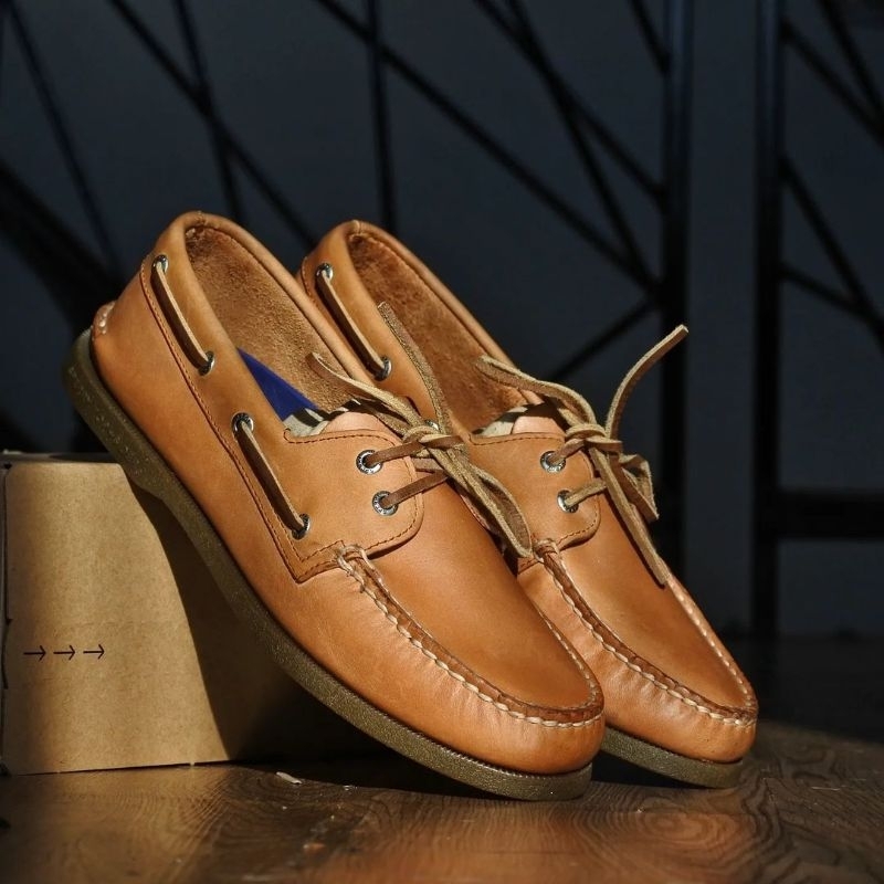 Sperry Top-Sider Mens Authentic Original 2-Eye Boat Shoes Sahara Leather