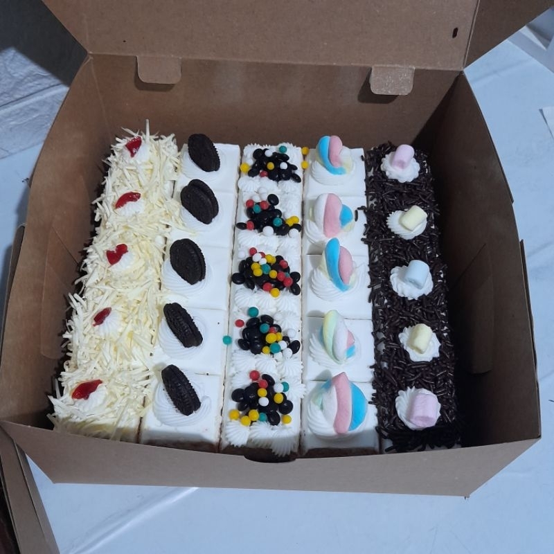 

Cake potong hias rasa vanilla