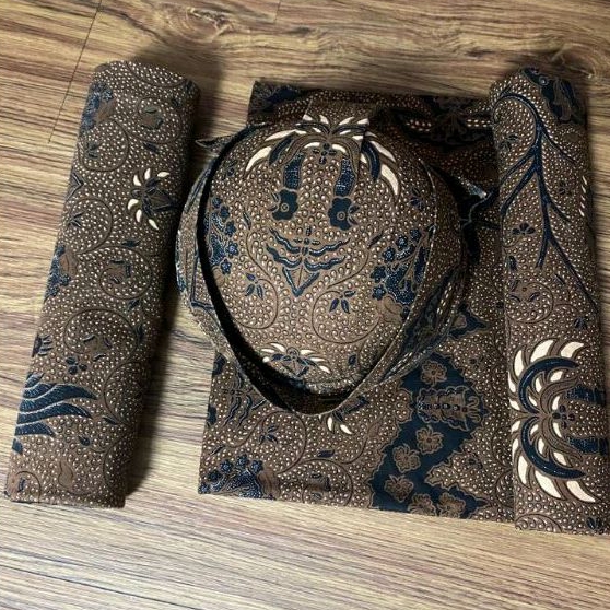 Jarik Set Blangkon Motif Wahyu Tumurun Dagel